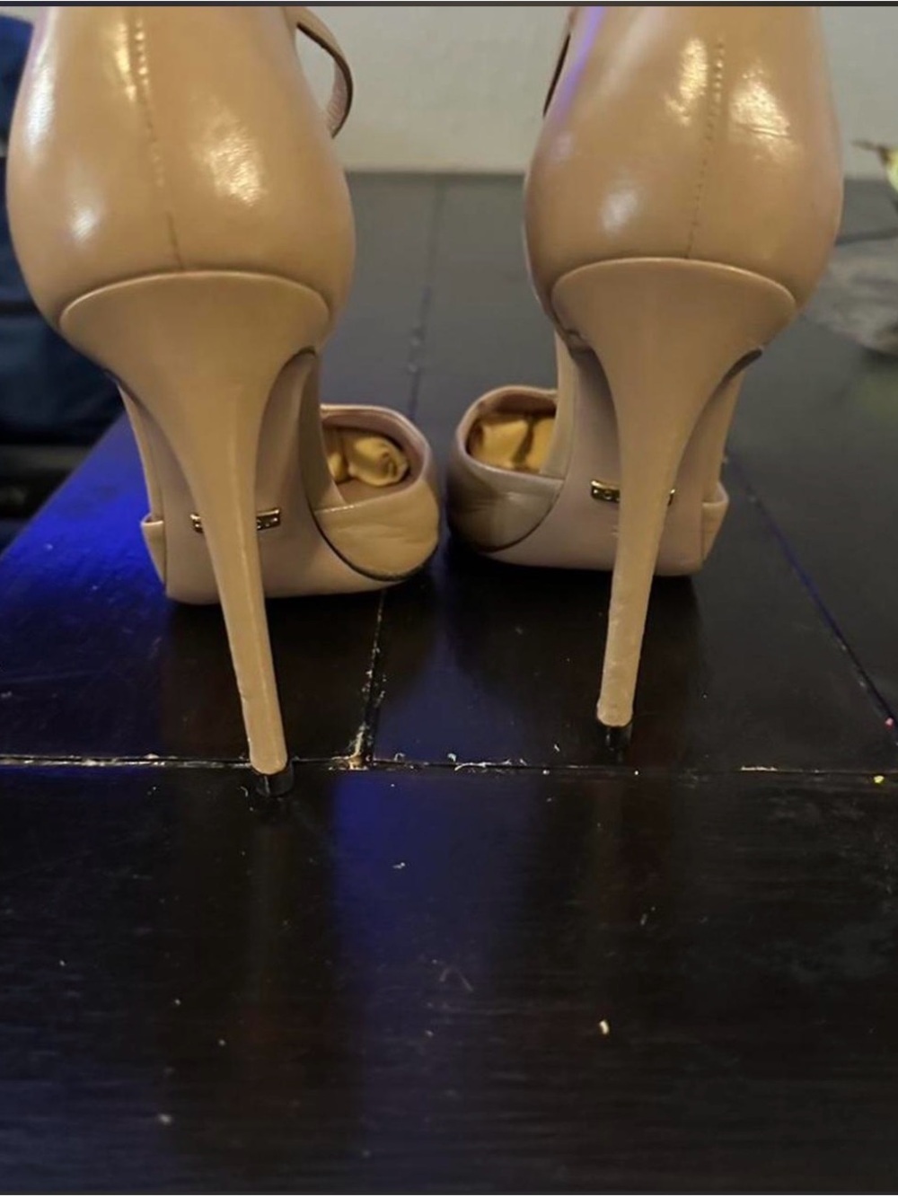 Gucci Nude Pointed T-Strap Heels with Gold Studs - Picture 3 of 5